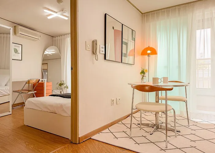 Appartement 53hongdae Station Area, Yeonnam, Hongdae Street, 15 Minutes From Itaewon, Single Accommodation, Fully Furnished *
