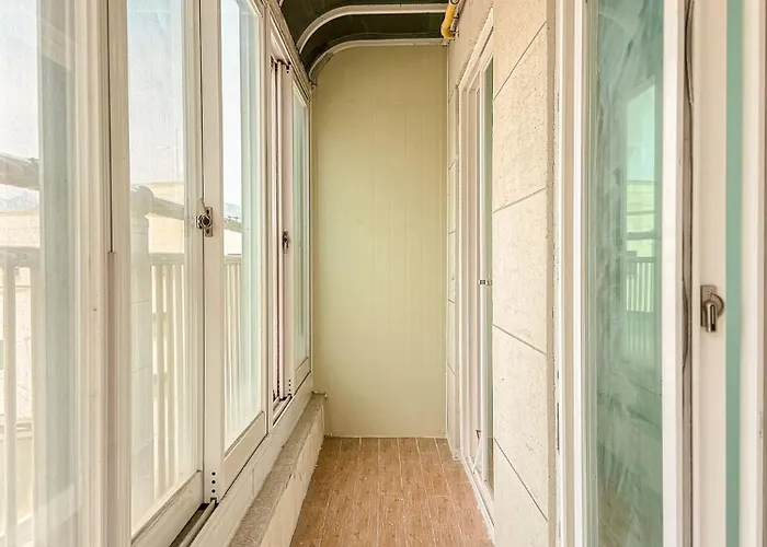 53hongdae Station Area, Yeonnam, Hongdae Street, 15 Minutes From Itaewon, Single Accommodation, Fully Furnished Séoul