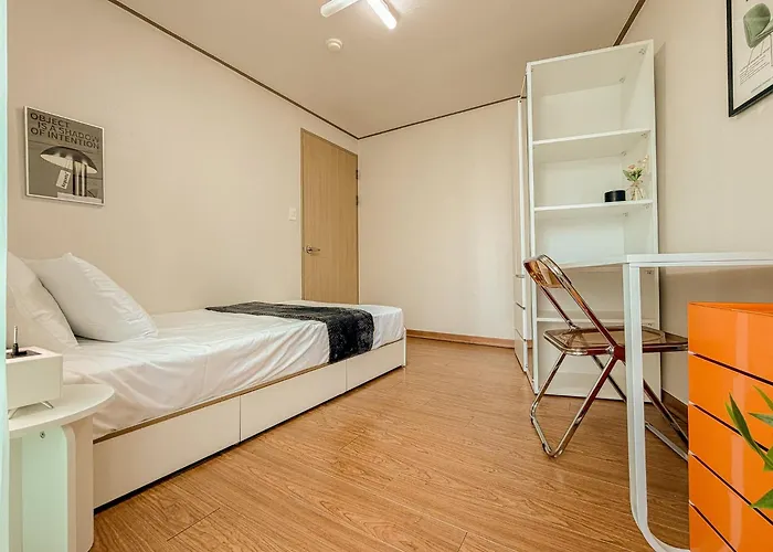 53hongdae Station Area, Yeonnam, Hongdae Street, 15 Minutes From Itaewon, Single Accommodation, Fully Furnished Séoul