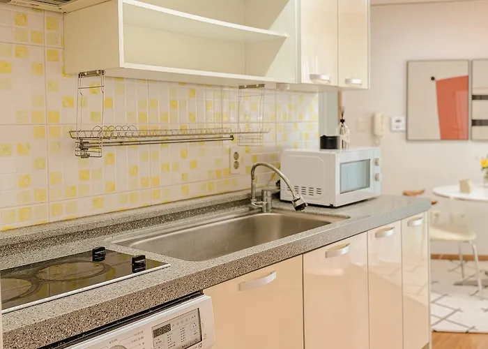 53hongdae Station Area, Yeonnam, Hongdae Street, 15 Minutes From Itaewon, Single Accommodation, Fully Furnished * Séoul